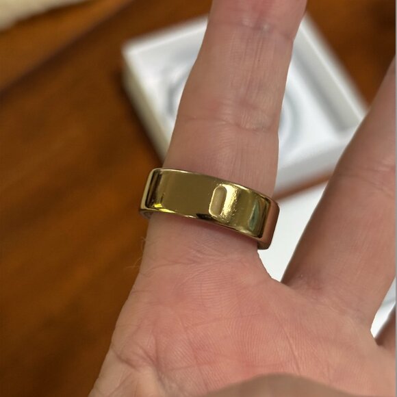 Oura Ring Gen 4 Gold Size 10 - Picture 9 of 9